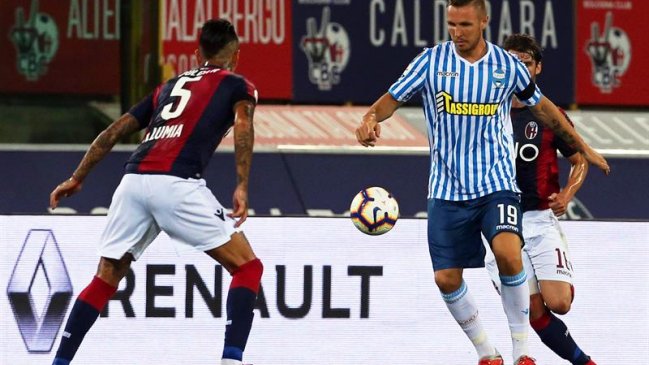 Erick Pulgar participó en el opaco debut de Bologna en la liga italiana