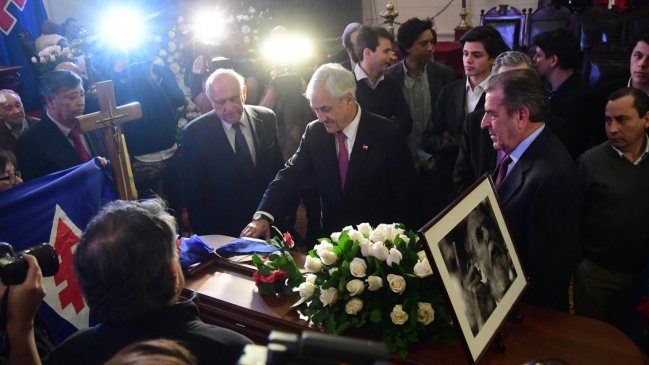 Despiden a Andrés Aylwin en la sede del Congreso en Santiago