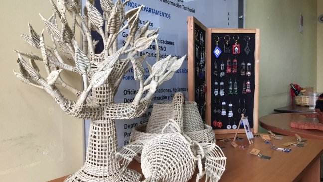 Ocho artesanas de Los Ríos participarán en feria frente a La Moneda