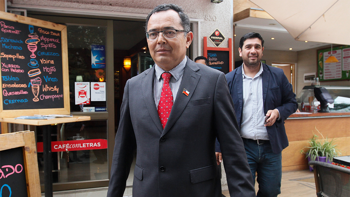 Intendente de Valparaíso niega haber atribuido crimen de profesor a inmigrantes