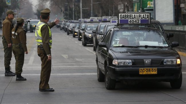Colectiveros de Puente Alto realizaron caravana contra 