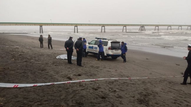 Biobío: Encuentran cuerpo flotando en bahía de Playa Negra