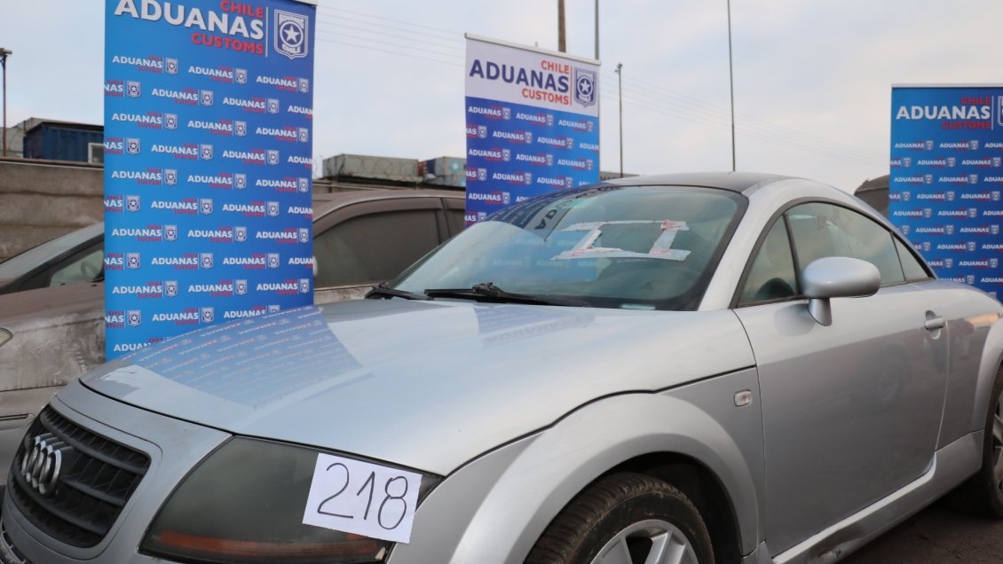 Iquique: Condenan a 61 días de cárcel a dos sujetos por contrabando de autos de lujo