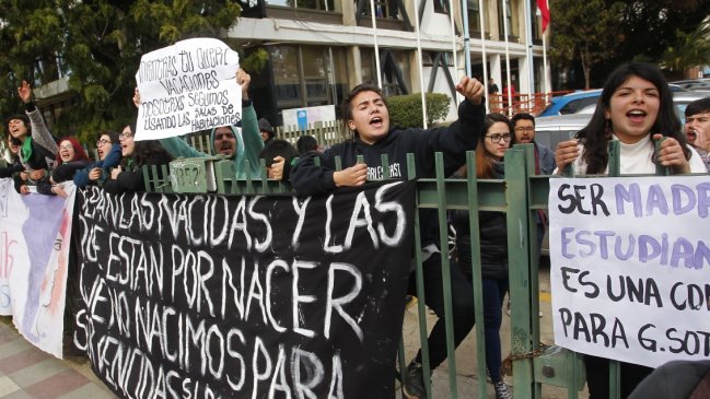 Universidad de Playa Ancha es la única que mantiene una toma feminista