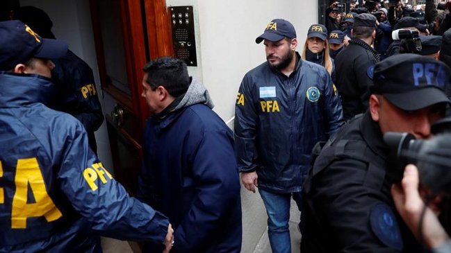 Comenzaron los allanamientos a domicilios de Cristina Fernández