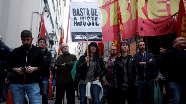 Manifestaciones en toda Argentina contra los ajustes económicos y sociales de Macri