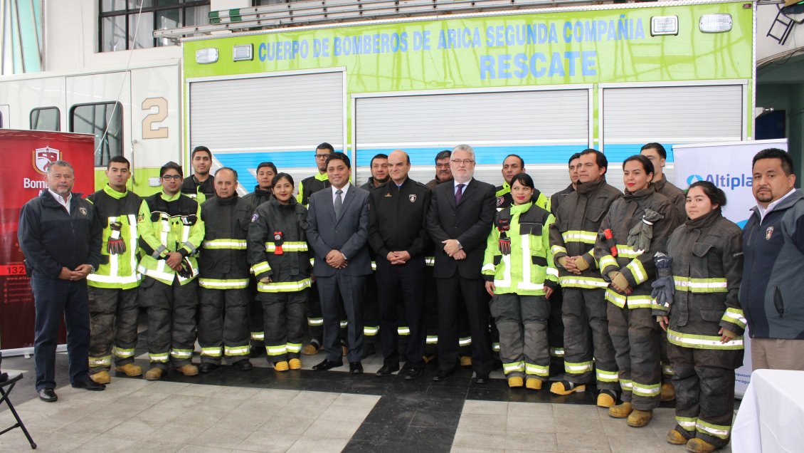 Arica: Firman convenio para realizar aportes a Bomberos a través de las cuentas del agua