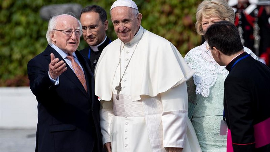 Papa Francisco inició visita a Irlanda marcada por los abusos sexuales de la iglesia