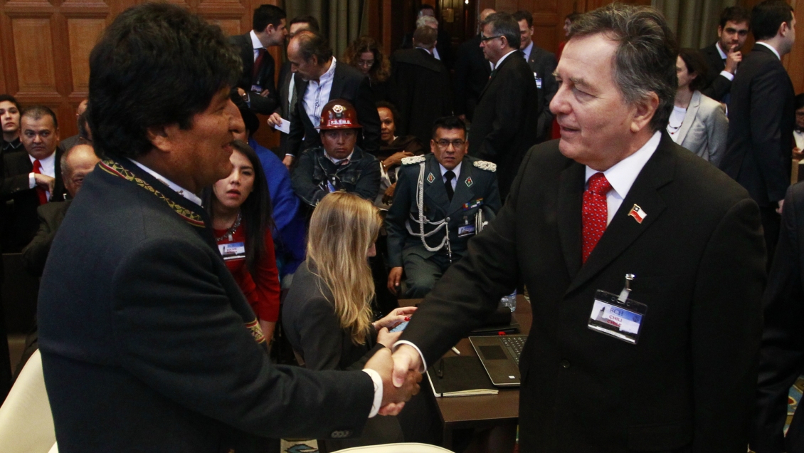 Canciller Ampuero pidió a Morales 