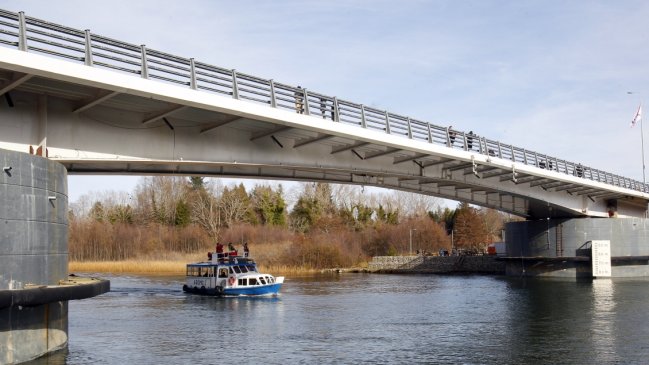 Puente Cau Cau levantará sus brazos este domingo