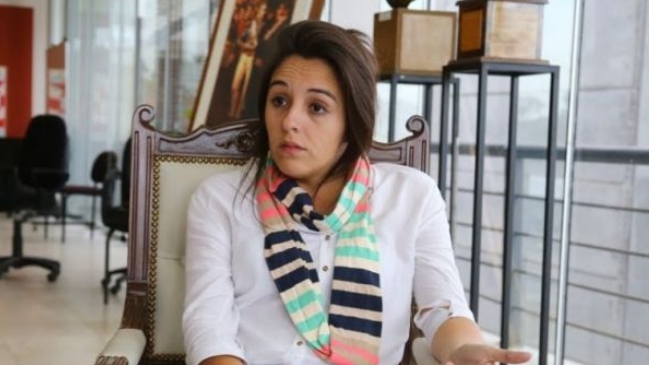 Ministra de Educación argentina renunció luego de escándalo con marihuana