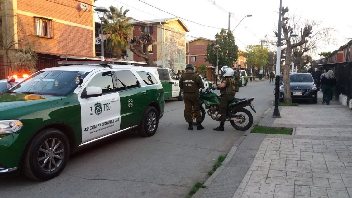 Carabineros encontró a un hombre muerto y tapado con diarios en su propio domicilio