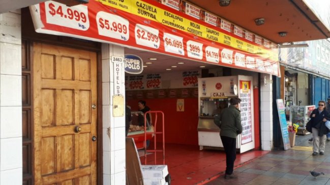 Decomisan más de 160 kilos de carne vencida desde local en pleno centro de Antofagasta