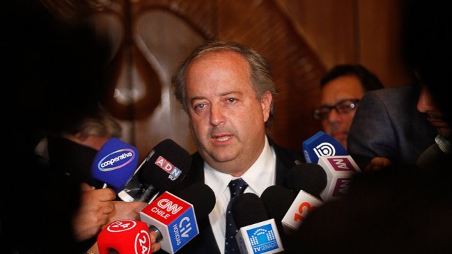 Gobierno confirmó que vetará sueldo mínimo tras despacho del Congreso