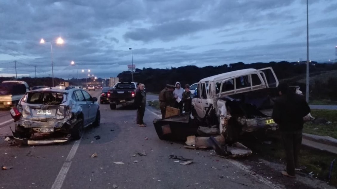 Camión colisionó a cinco vehículos en el acceso sur de Puerto Montt