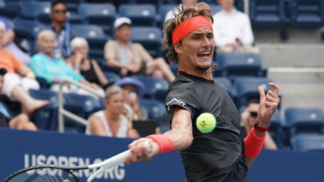 Alexander Zverev mostró sus credenciales ante Peter Polansky en su estreno en el US Open