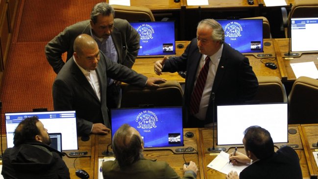 Gobierno propuso alza del sueldo mínimo de 300 a 301 mil pesos