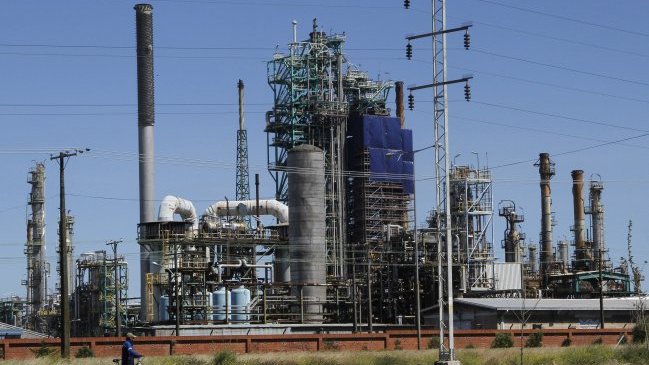 Contraloría acogió denuncia de contratos arreglados en Enap Biobío e inició fiscalización