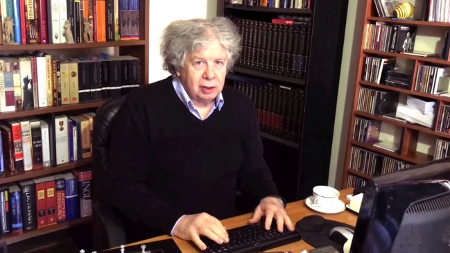 Fernando Villegas debuta como youtuber tras quedar fuera de los medios