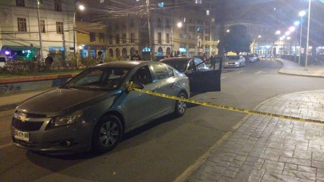 Persecución policial derivó en balacera en pleno centro de Valparaíso