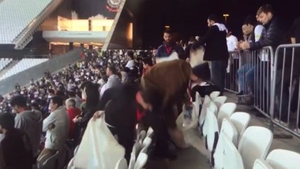 Hinchas de Colo Colo recogieron la basura en el Arena Corinthians