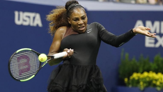  Serena Williams apabulló a Venus y se metió en octavos  