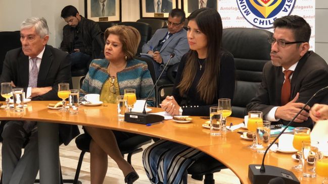 Constituyen alianza público-privada para la lucha contra el cáncer en la Región de Antofagasta