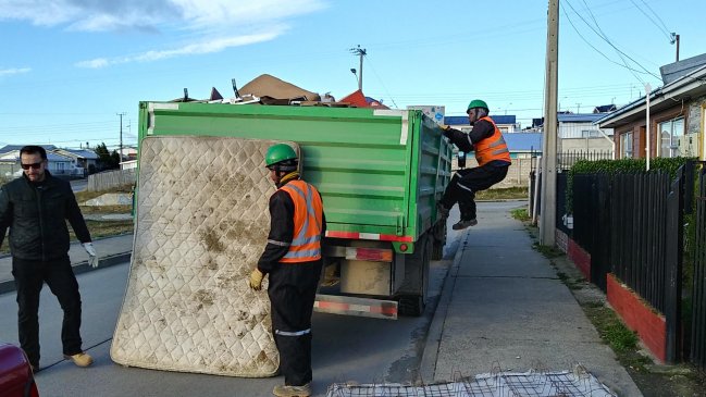 Municipalidad y Liceo de Punta Arenas se sumaron al #BasuraChallenge