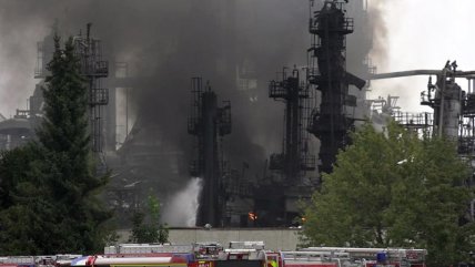   Casi dos mil evacuados por explosión e incendio en una refinería en Alemania 