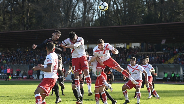 Deportes Valdivia derrotó a Cobreloa y se afianzó en el tercer lugar de la Primera B