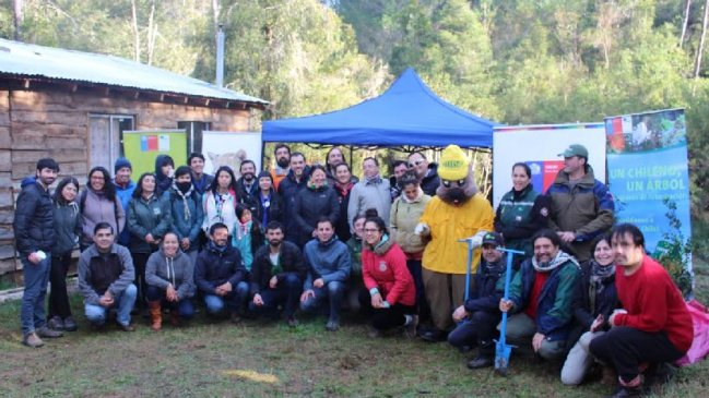 Forestín capacitó a vecinos de Valdivia en prevención de incendios forestales