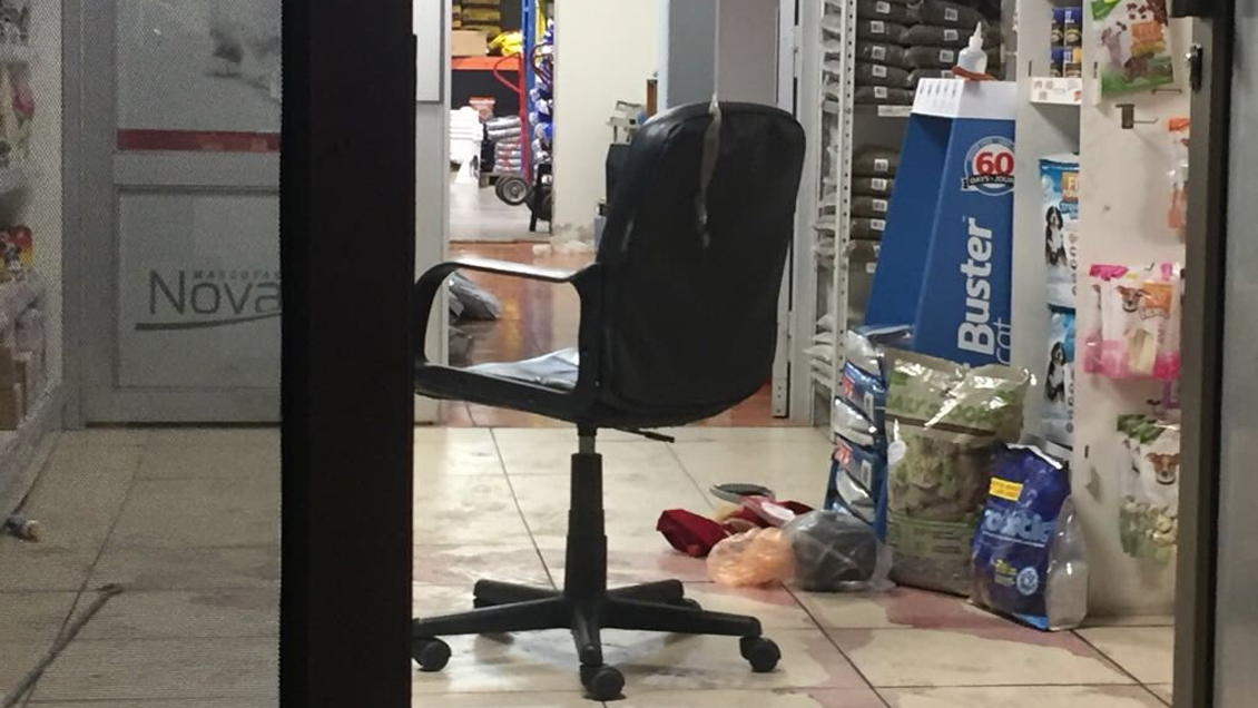 Millonario robo afectó a tienda de alimentos y accesorios para mascotas