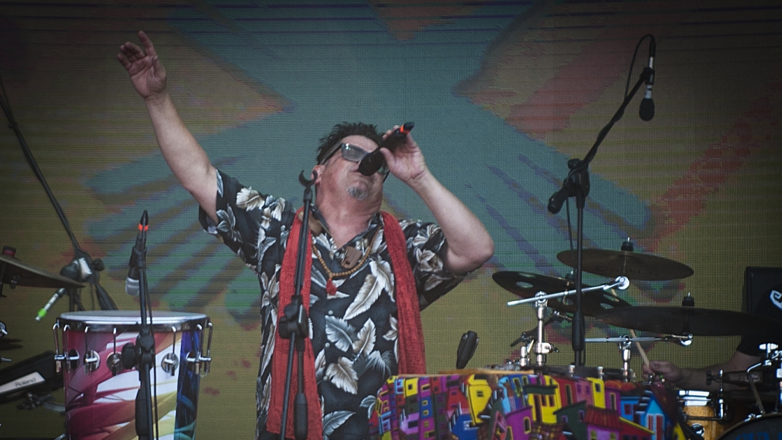 Joe Vasconcellos y su banda sufren accidente de tránsito