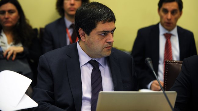 Jorrat: Reforma tributaria no beneficia a las pymes, pero sí a Piñera