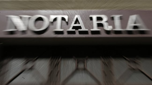 Ministro de Justicia llamó a notarios a apoyar modernización del sistema