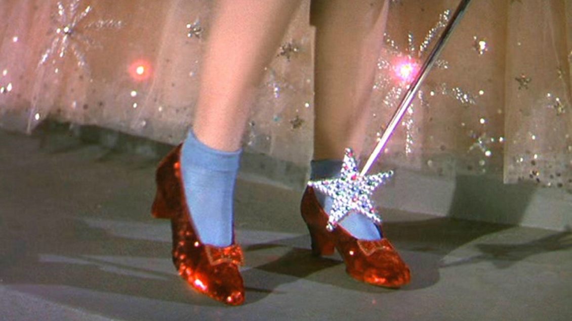 FBI recuperó zapatos rojos que Judy Garland usó en 