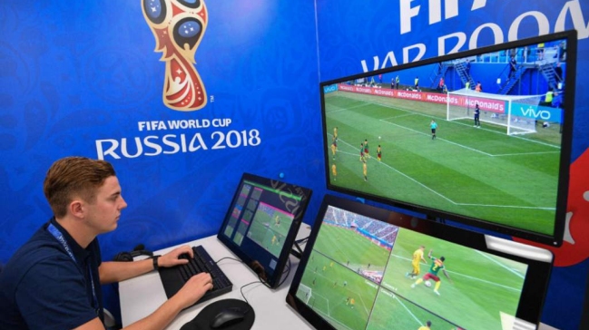 La Premier League probará el VAR en 15 partidos de esta temporada