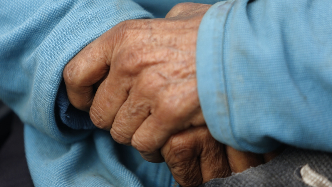 Biobío: Más de 200 ancianos serán reubicados por fallas de seguridad en residencias