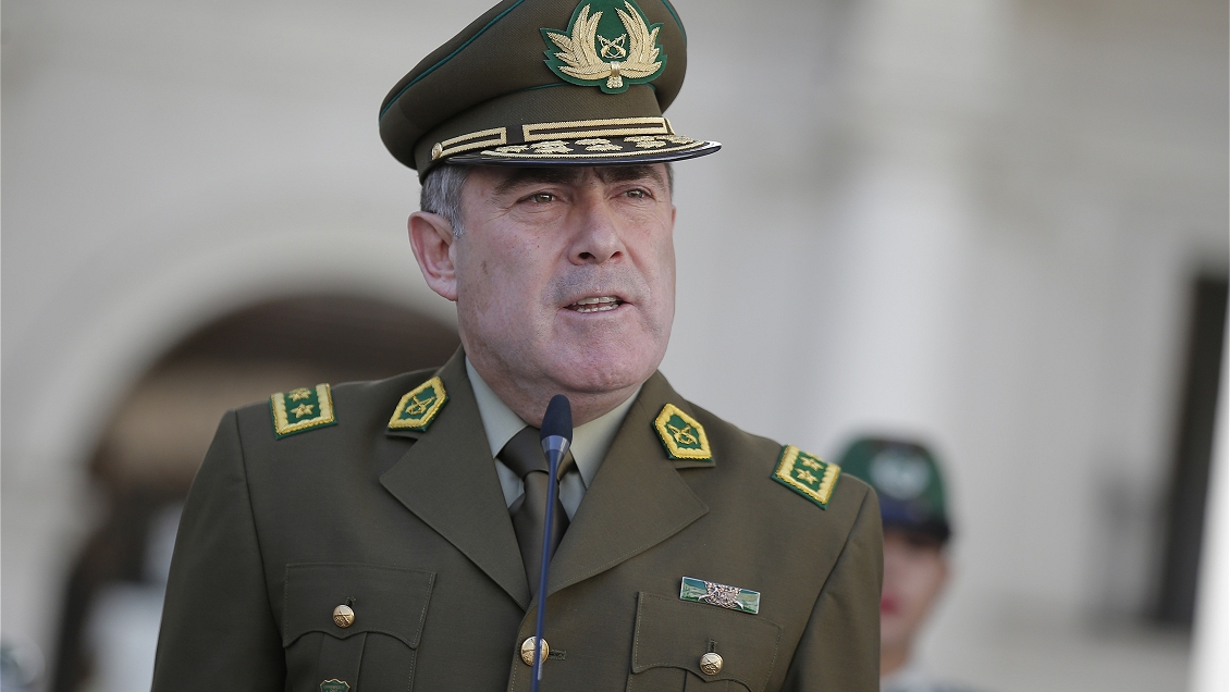 Hermano del general director fue contratado en Carabineros por 2,2 millones mensuales