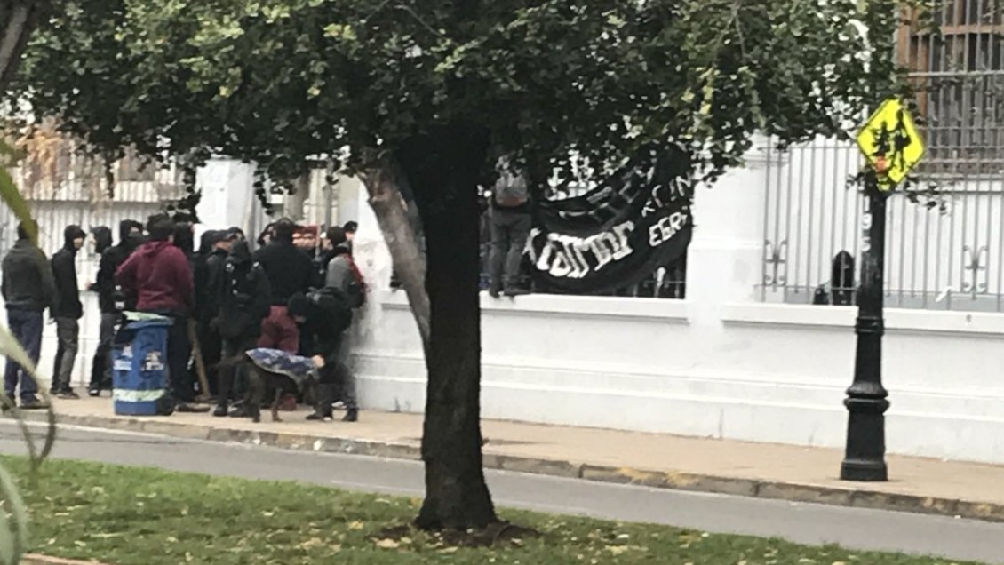 Seis estudiantes detenidos tras nuevos incidentes en el Liceo de Aplicación