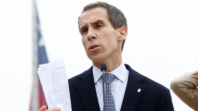 Alessandri por violencia en colegios: Estamos viendo quién financia a estos grupos