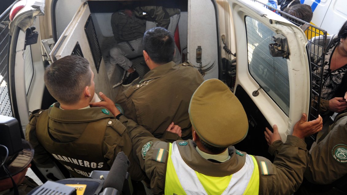 Mujer fue apuñalada con un cuchillo carnicero y el pololo es el sospechoso