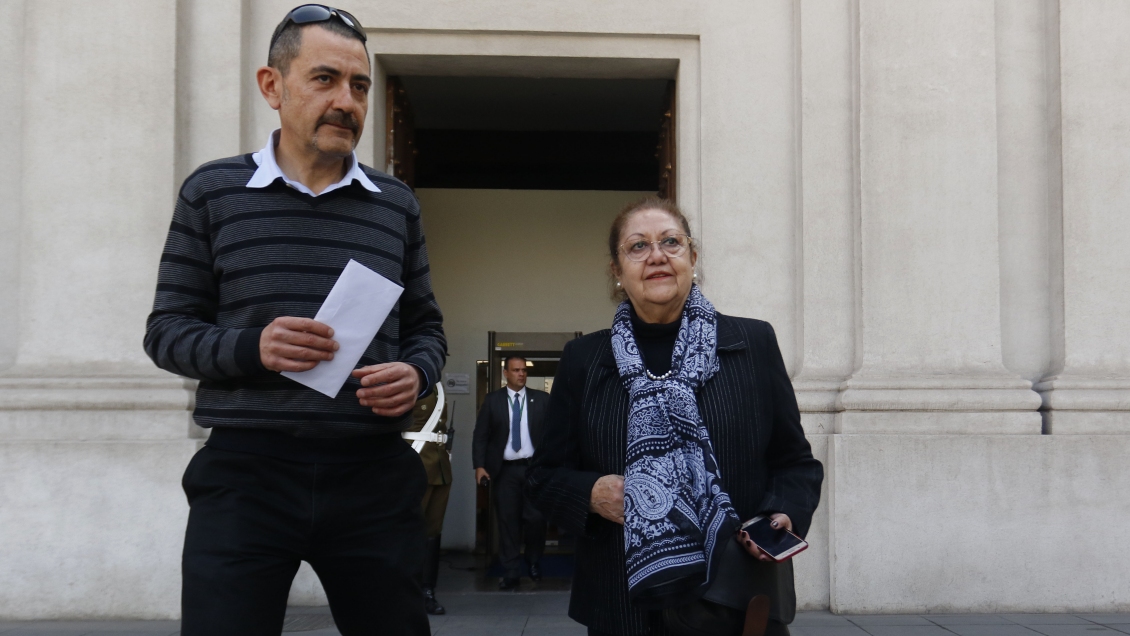 Gobierno anunció ayuda a pareja chilena detenida en Perú por intentar sacar de ese país a dos bebés