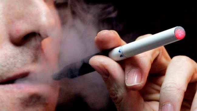 Cigarrillos electrónicos son poco viables para dejar de fumar