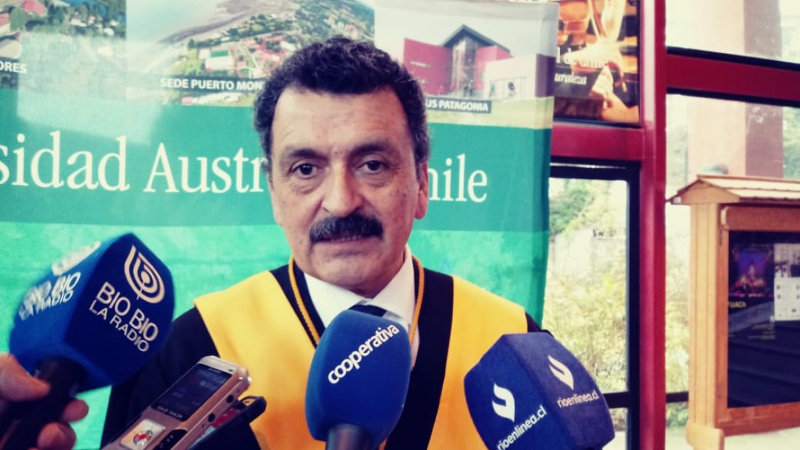 Rector de la UACh tras funa a docente sancionado por acoso sexual: 