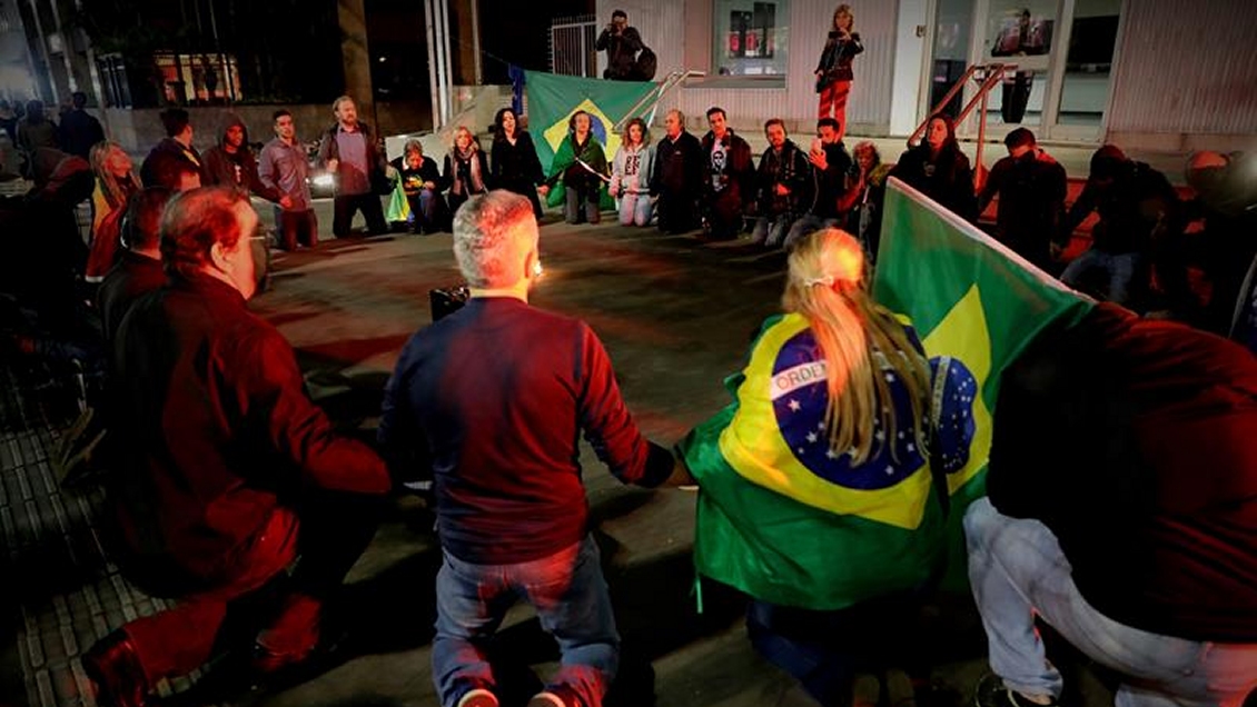 Brasil: Candidatos presidenciales repudiaron acto de violencia contra Jair Bolsonaro