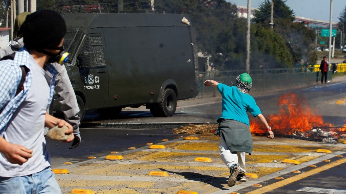 Gobernación de Valparaíso apunta a barricadas como génesis del actuar policial tras marcha en Quintero