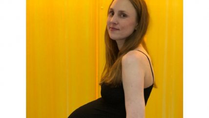 Embarazada de trillizos sorprende en redes sociales con su vientre extraño y gigante