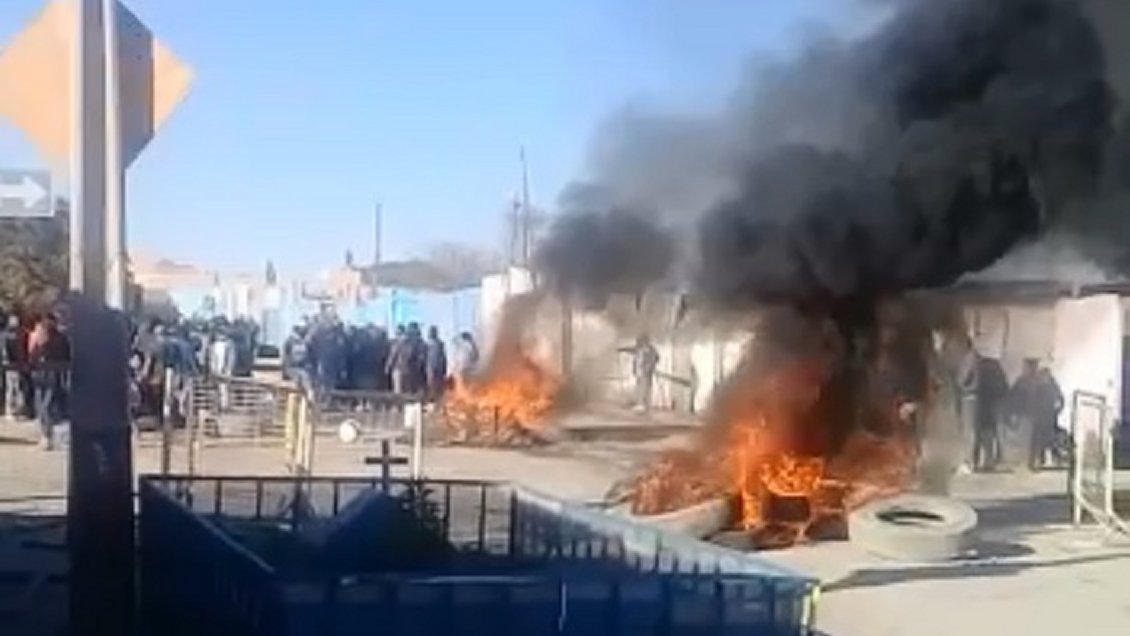 Incendio en Calama: Pobladores del campamento Frei Bonn protestaron por el cierre del terreno