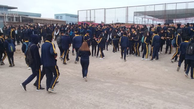 Presunto olor a gas obligó a evacuar un colegio de Alto Hospicio